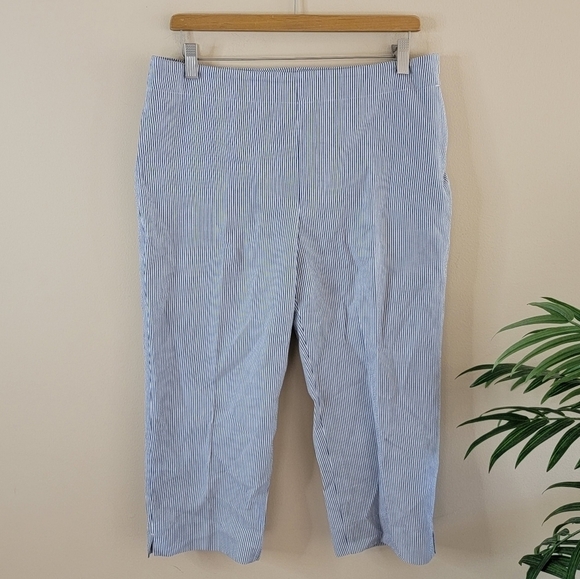 Talbots | Petite Heritage Fit Blue White Striped Seersucker Capris Size 12P - Picture 1 of 4